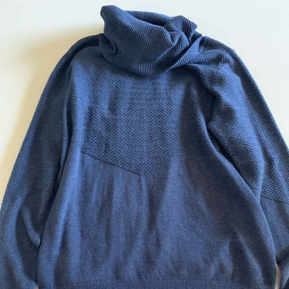 Lole sweater